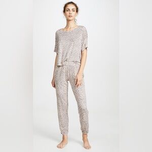 Jordann Pajamas Leopard Print Women's Pajama Set